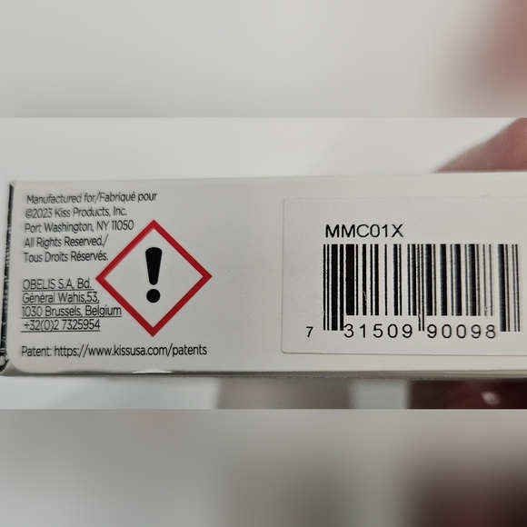 NIB KISS Limited Edition Marilyn Monroe White Pearl Press-On Nails Short Length - Picture 3 of 3